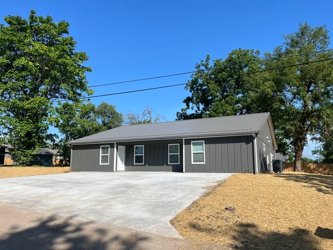 Photo - 949 St Louis St