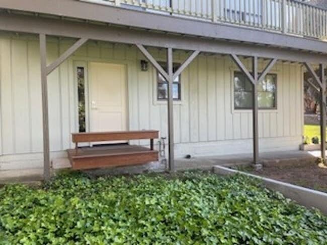 Building Photo - 1481 Hollister Ln Unit D (Downstairs )