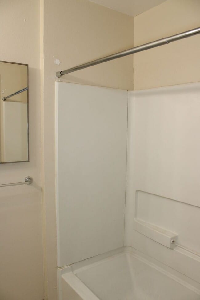 Photo - 2213 Roselake Ave