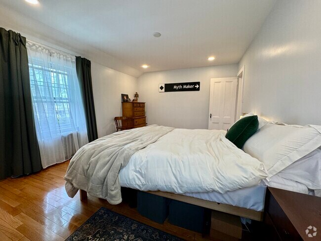 Building Photo - 72 Windsor Rd Unit 0 Rental