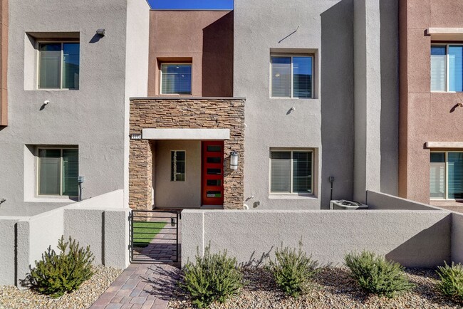 Stunning 3 Bedroom Condo in Summerlin! - Stunning 3 Bedroom Condo in Summerlin!