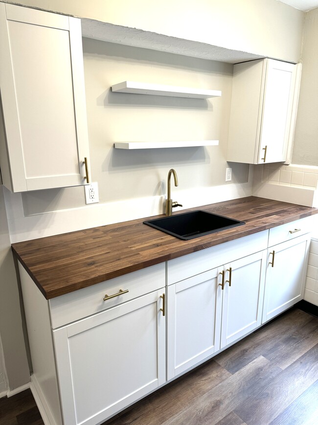 Photo - 2992 W McMicken Ave