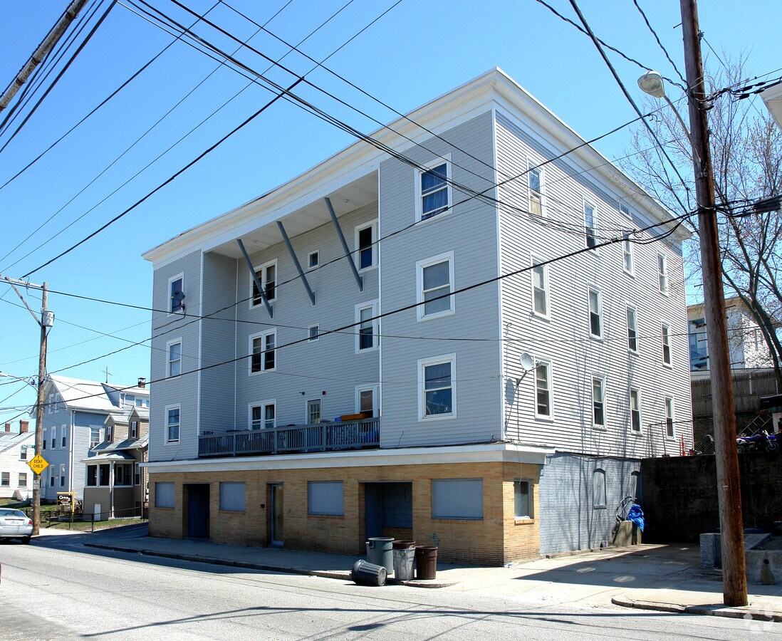 Photo - 256 Front St Apartments