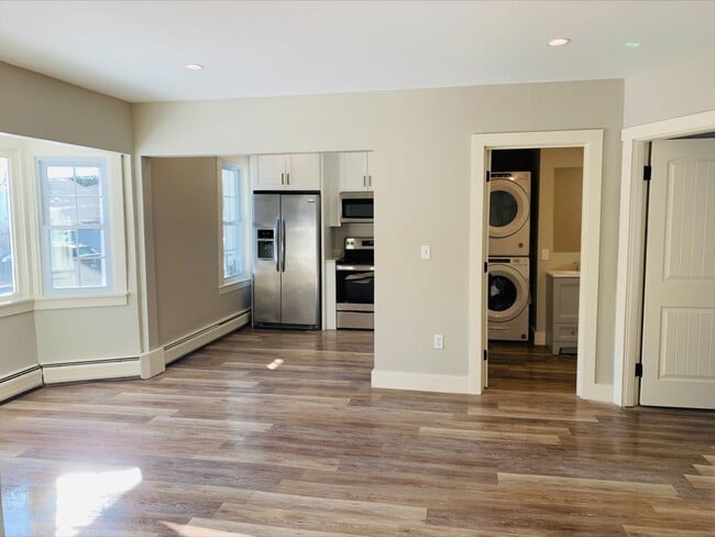 Building Photo - 2015 Quechee Main St Unit 4