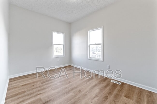 Photo - 21 N Gray St