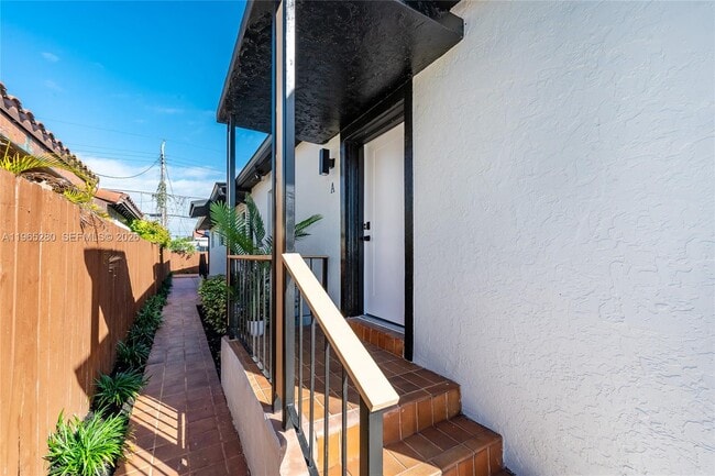 Building Photo - 3321 NW 19th Terrace Unit A