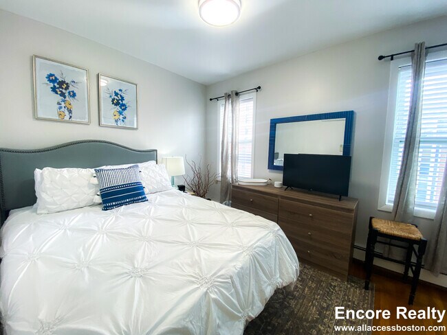 Photo - 1004 Tremont St Unidad 2