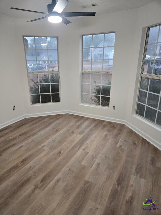 Photo - 4685 Pine Valley Dr