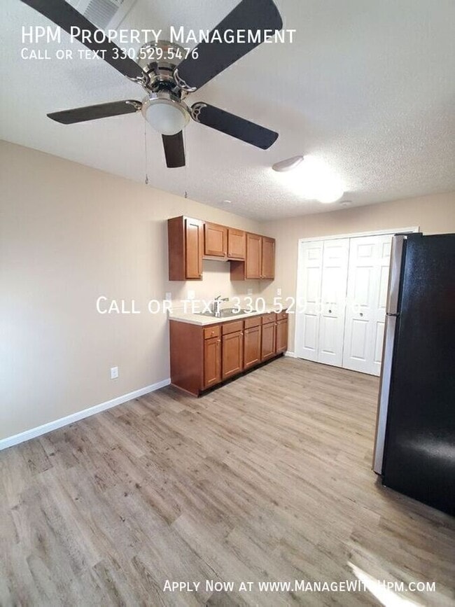Photo - 2507 Zircon St NE