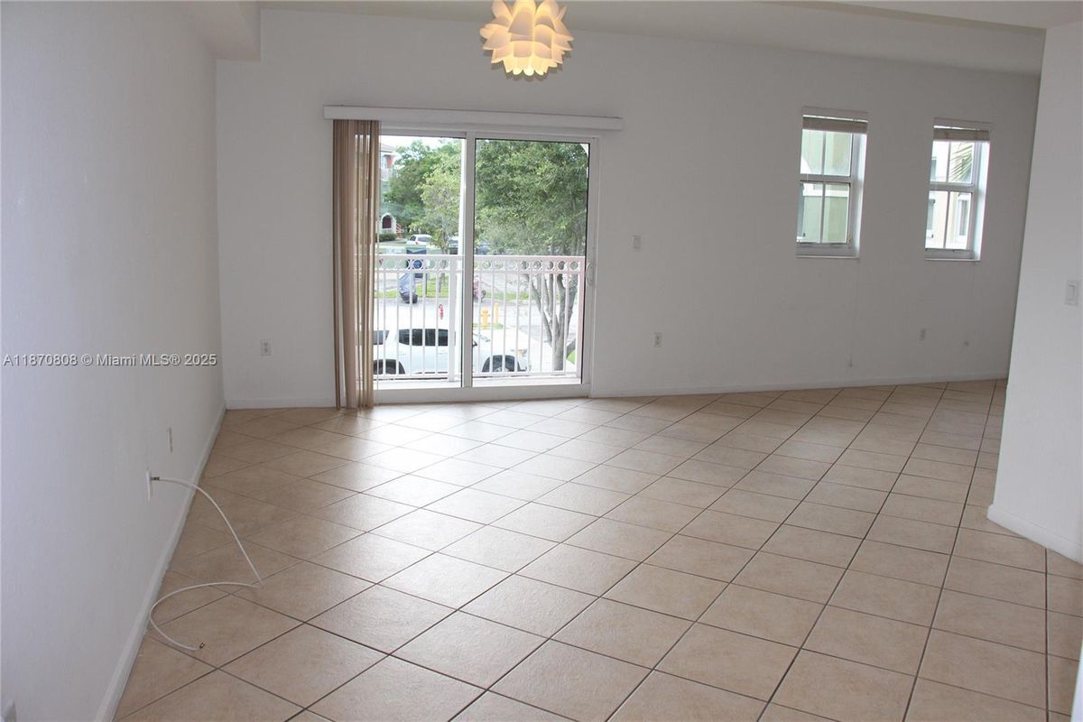 Photo - 11202 NW 83rd St