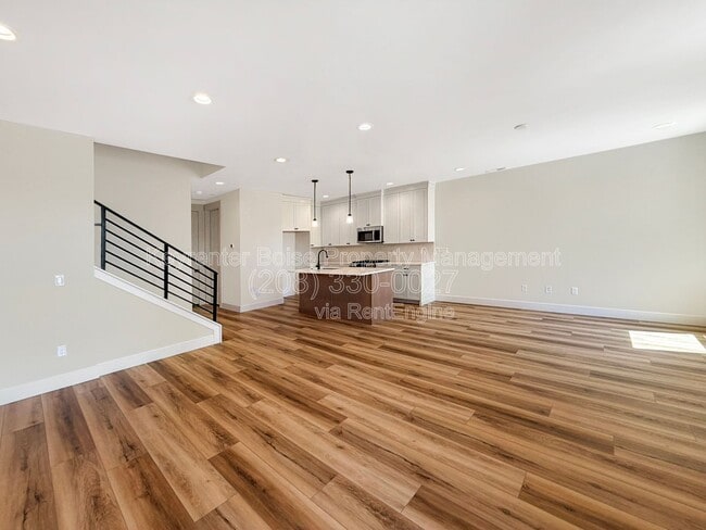 Photo - 373 E Lombard Ln