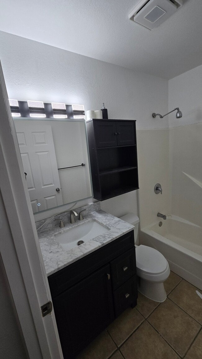 Photo - 2715 Cedar St