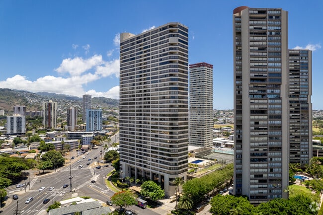 Photo - Iolani Court Plaza