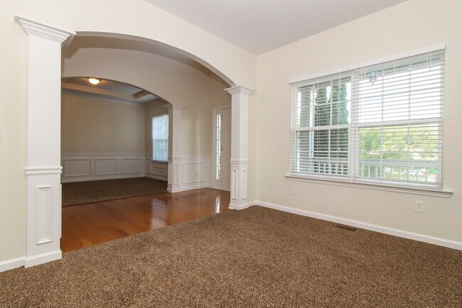 Photo - 129 Lilyfield Ln