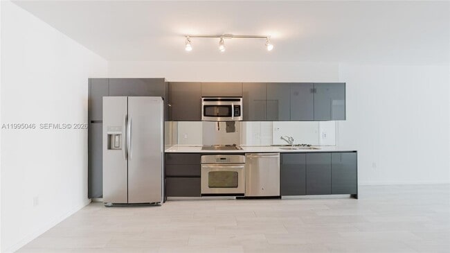 Photo - 31 SE 6th St Unit 1906