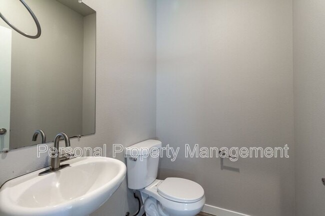 Photo - 8711 NE 43rd Pl