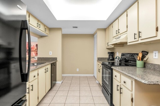 Building Photo - 2255 Lindell Blvd Unit 4207 Rental