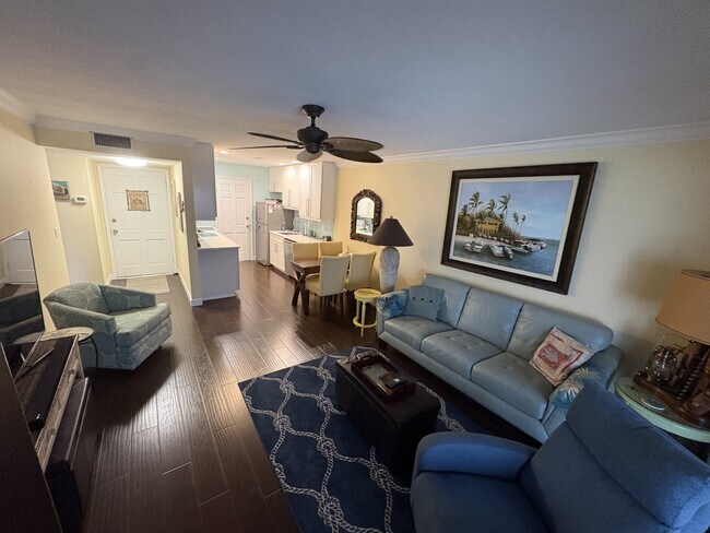 Photo - 200 The Esplanade N