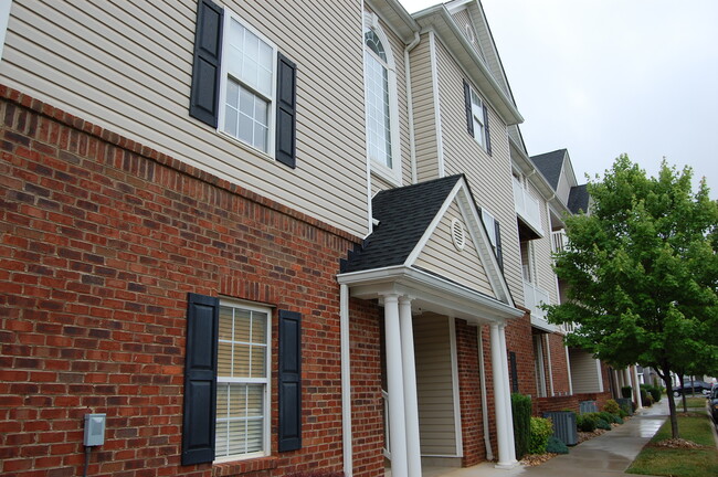Building Photo - 2 Bedroom Condo Located in Cornerstone Unit 308