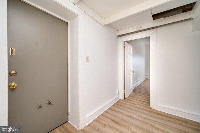 Photo - 302 W Main St