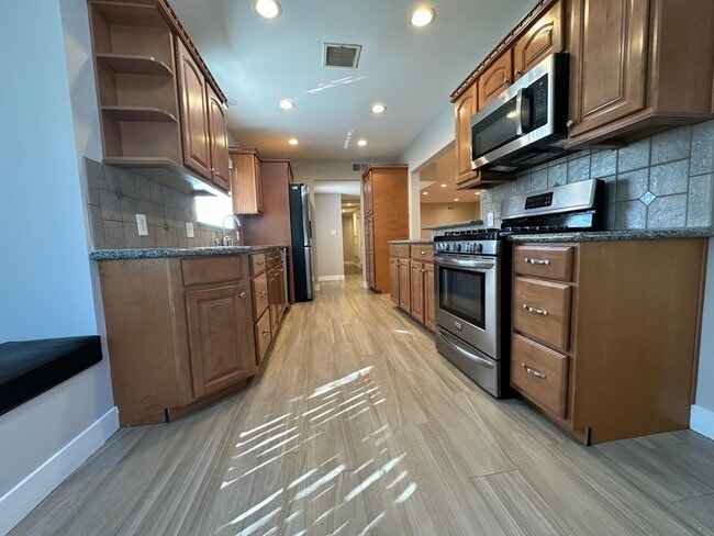 Building Photo - 5741 Larryan Dr Rental