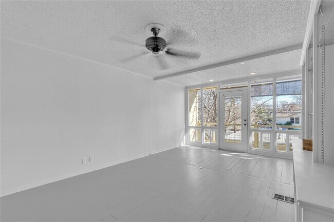 Photo - 5210 Woodrow Ave