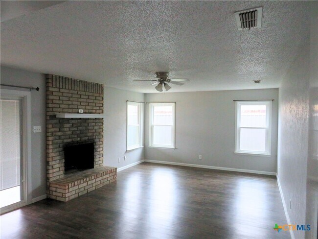 Photo - 2312 Doris Dr