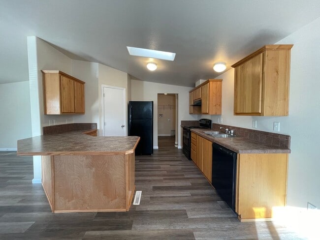 Photo - 2327 108th St E