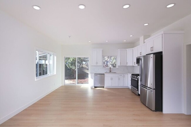 Photo - 621 W Glenoaks Blvd