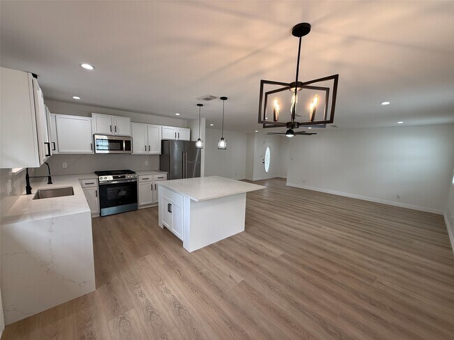 Photo - 24010 Perkins Rd