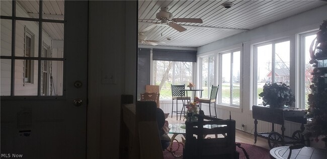 Photo - 15050 Lake Ave