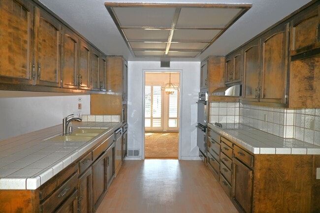 Photo - 80 Parkshore Cir