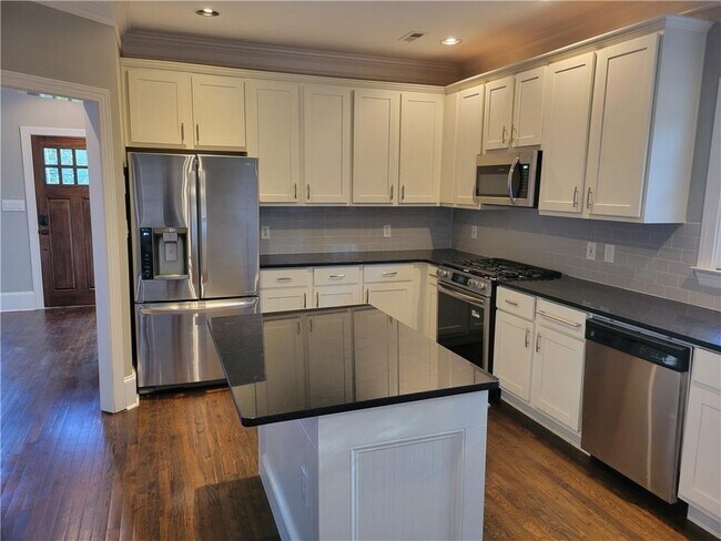 Photo - 371 Kendrick Ave SE