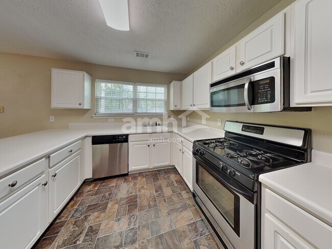 Photo - 329 Westminster Dr