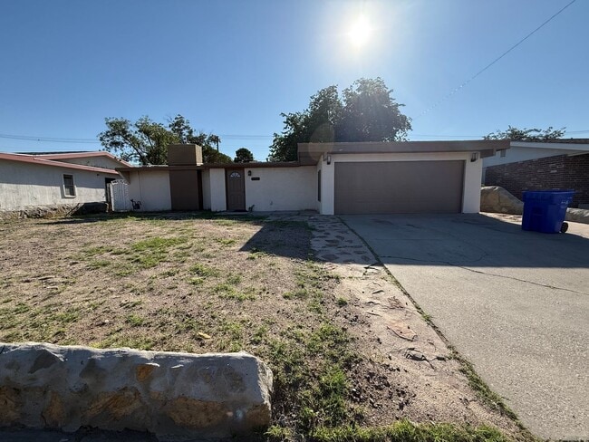 Building Photo - Beautifully Updated 3 Bedroom/2 Bathroom H... Rental