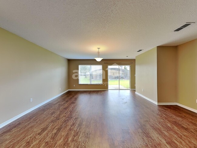 Photo - 15601 Sarcee Ct