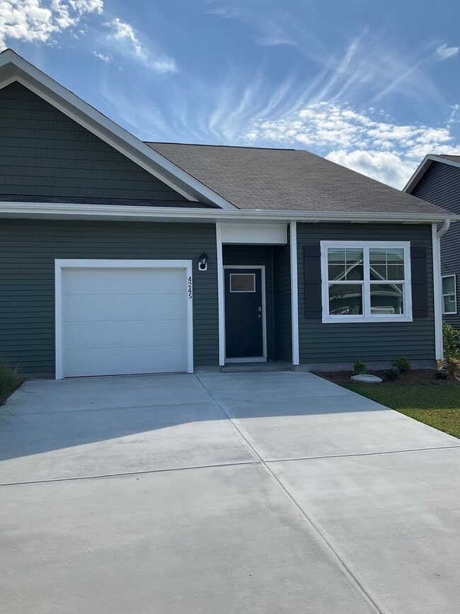 Photo - Welcome to this stunning townhouse in Leland, NC!