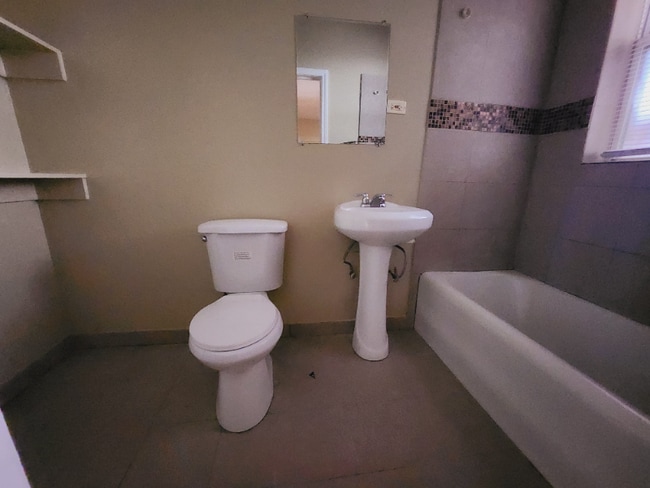 Photo - 1548 N Parkside Ave Unit 307