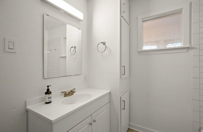 Photo - 2303 East Side Dr Unit 219