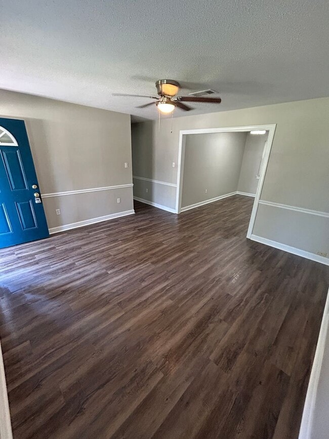 Photo - 4 bedroom/1.5 bathroom in Savannah, GA