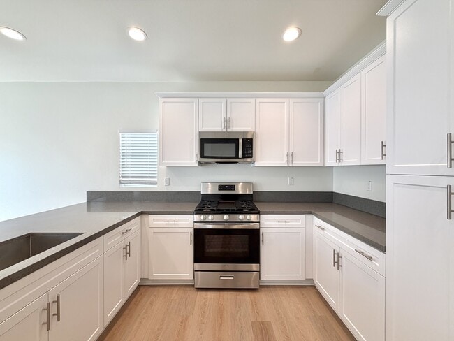 Photo - 114 S Lassen Ave
