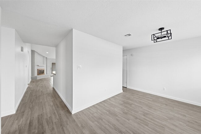 Photo - 2303 Keyhole Ln