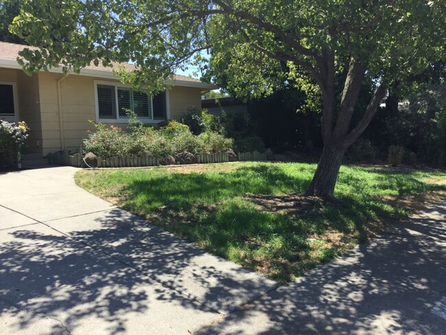 Spacious 5 bedroom 3 bath house in Davis - Spacious 5 bedroom 3 bath house in Davis