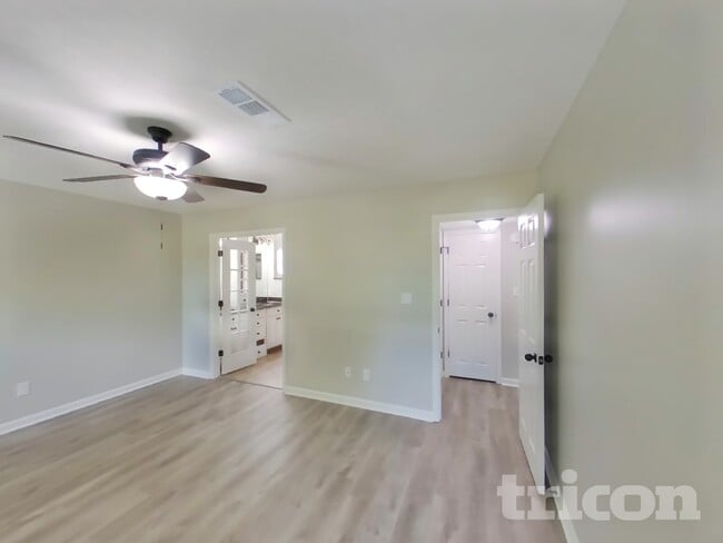 Photo - 2701 Riverbend Dr