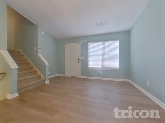 Photo - 303 Mephisto Cir