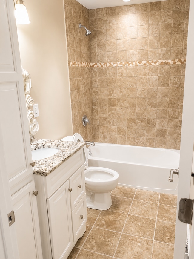Photo - Beautiful, spacious 3 bedroom home in Savoy!