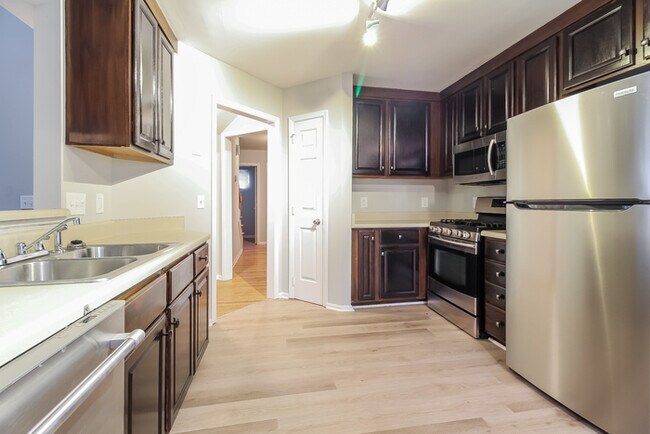 Photo - 205 S Birkenstock Dr