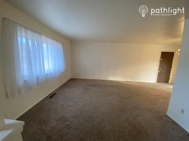 Photo - 1117 Moffat Cir