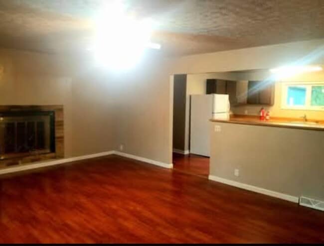 Photo - 1096 Shoshone Dr