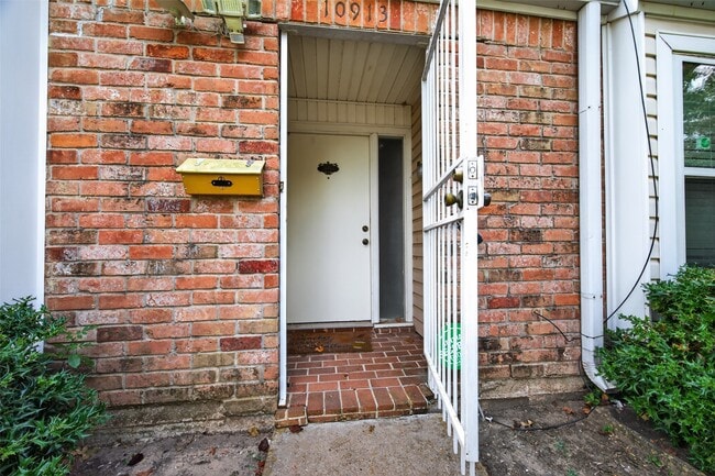 Building Photo - 10913 Bexley Dr